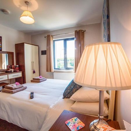 Taim Lodge Уестпорт Екстериор снимка